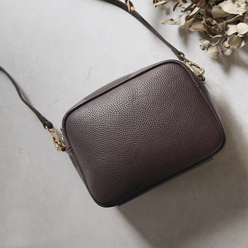 ショルダーベルト2本付きコンパクトショルダーバッグ