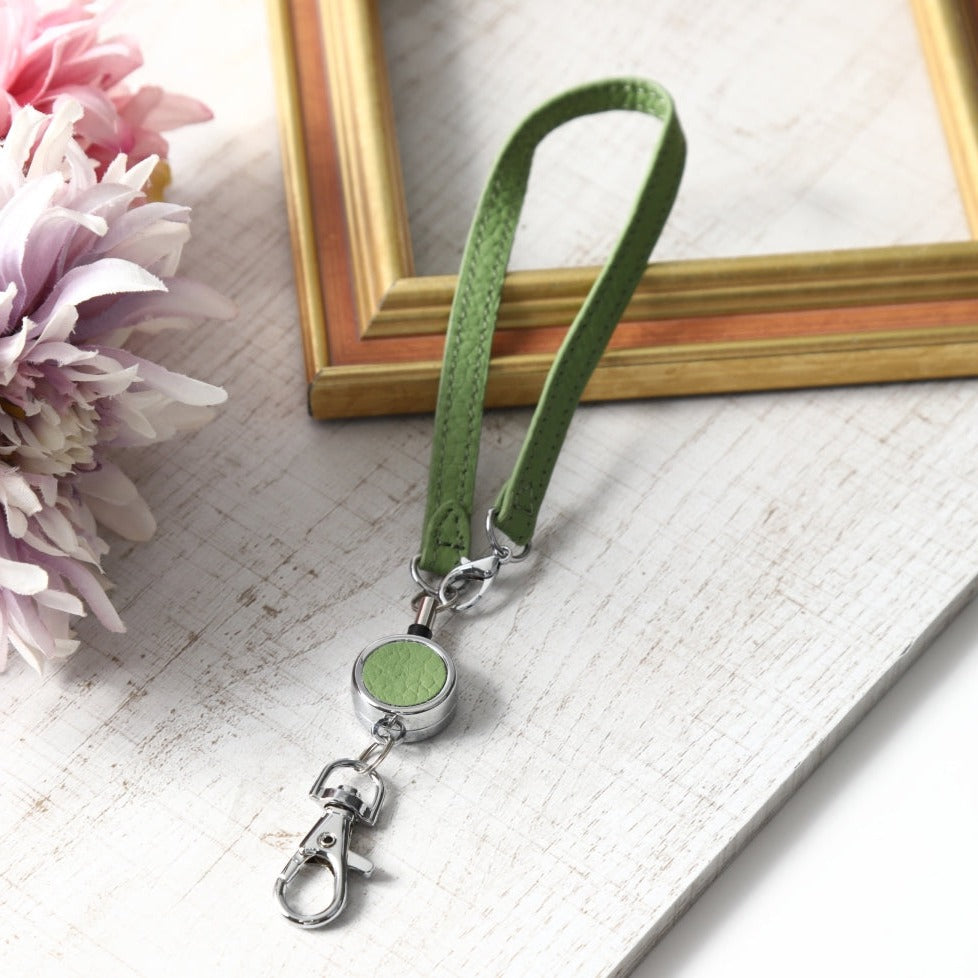 本革バイカラーリール付きストラップ