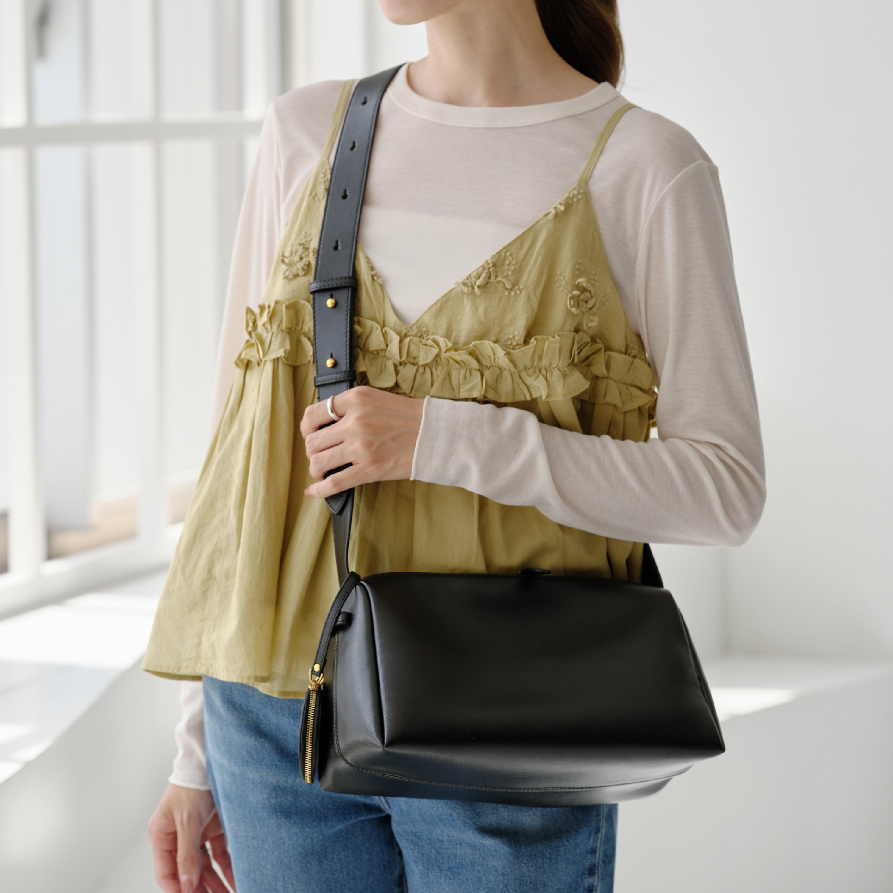 BOXショルダーバッグ　本革