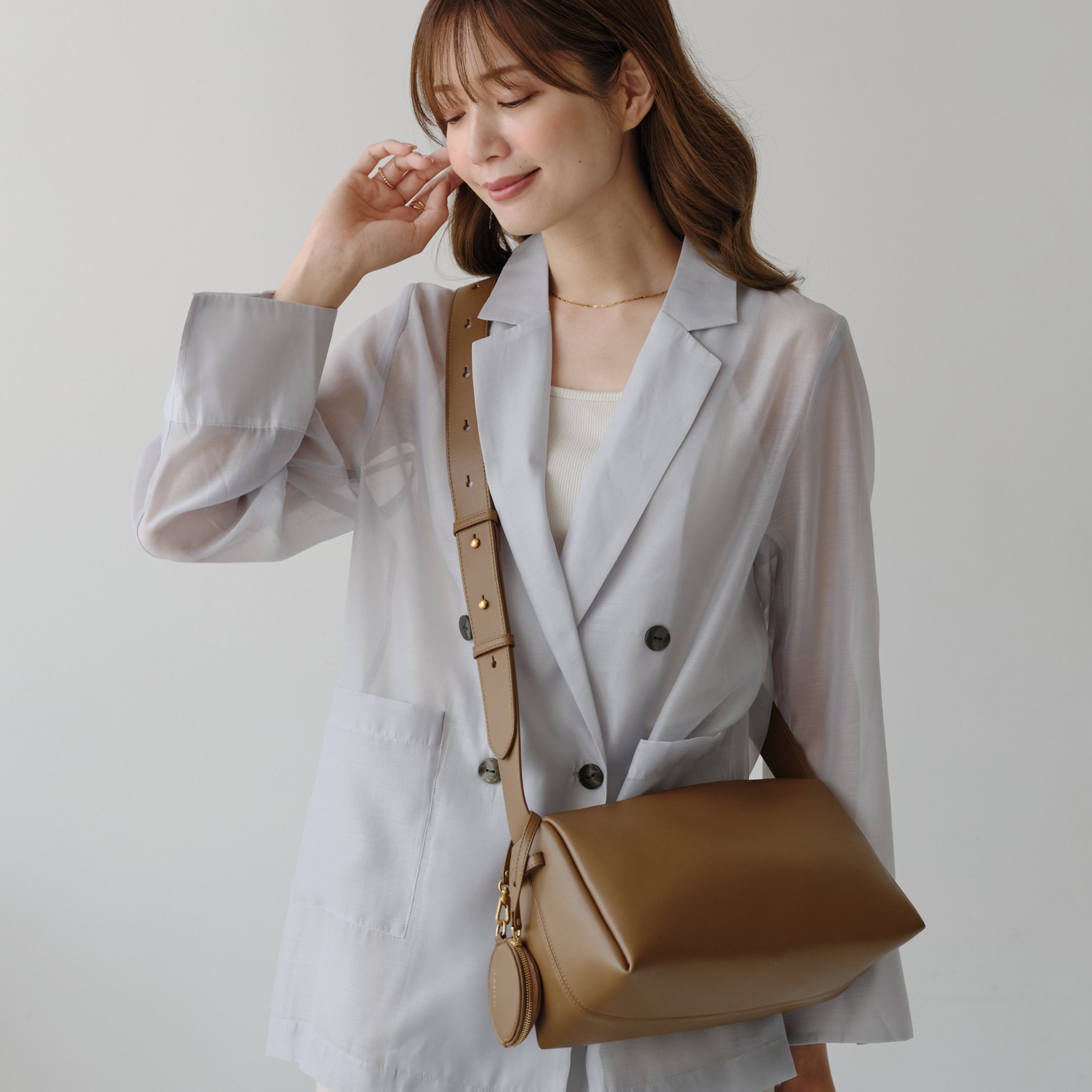 BOXショルダーバッグ　本革