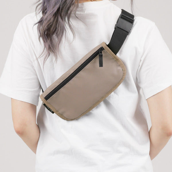 薄型　セキュリティポーチ