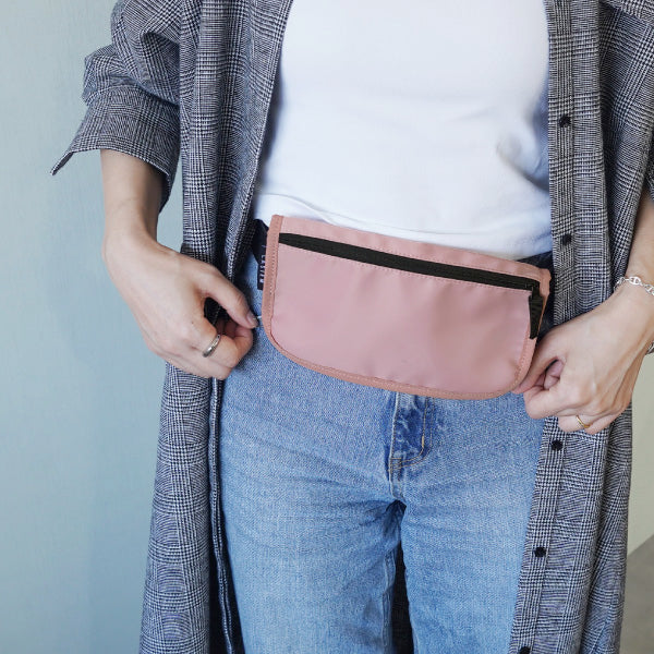 薄型　セキュリティポーチ