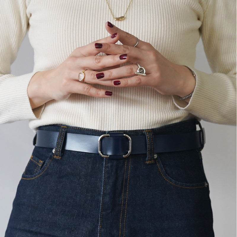 本革レディースベルト　サイズ調整自由自在