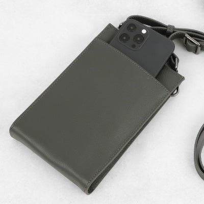 ユニセックス　本革スマホポシェットマチありタイプ