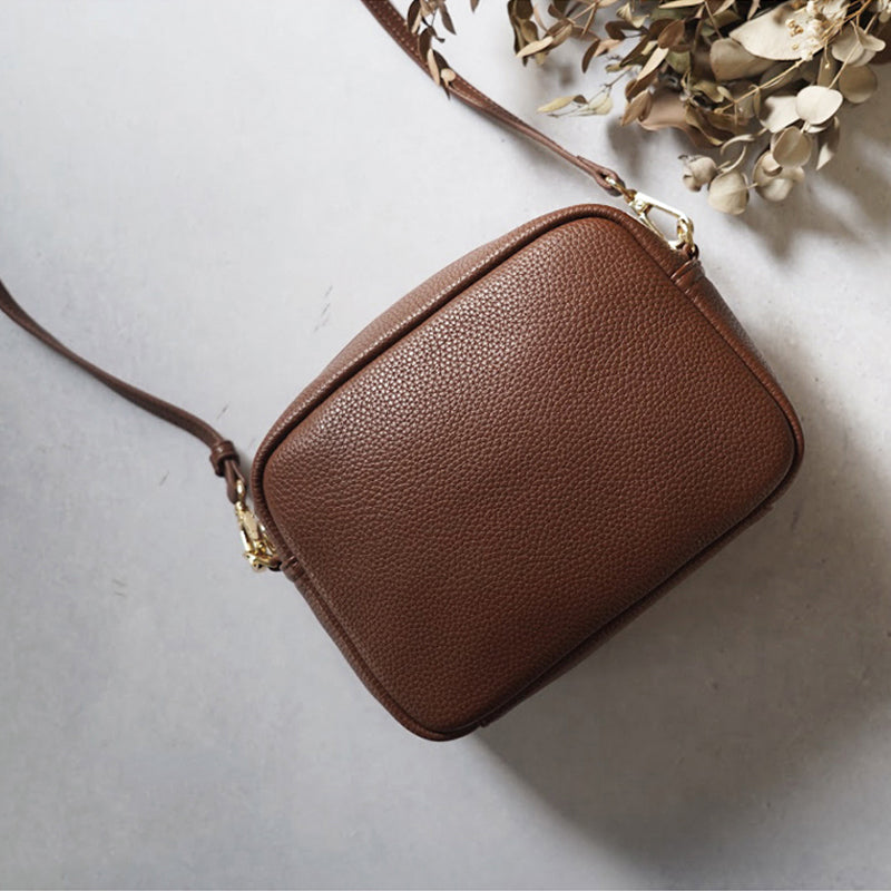 ショルダーベルト２本付きコンパクトショルダーバッグ