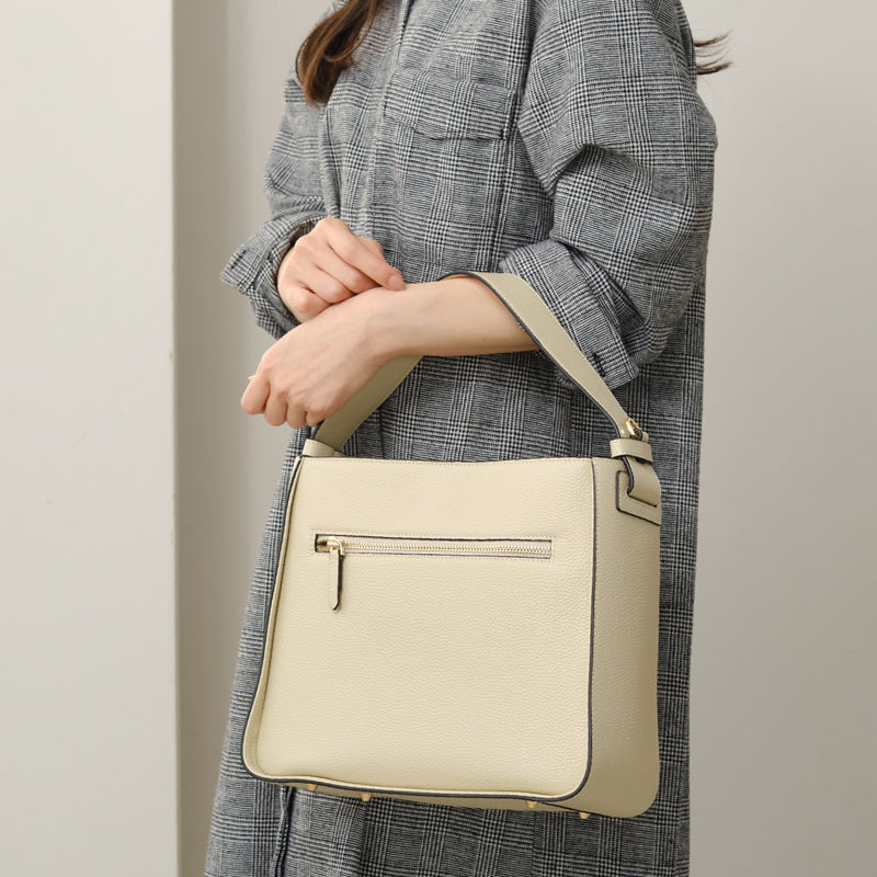 本革　スクエア型２ＷＡＹハンドバッグ