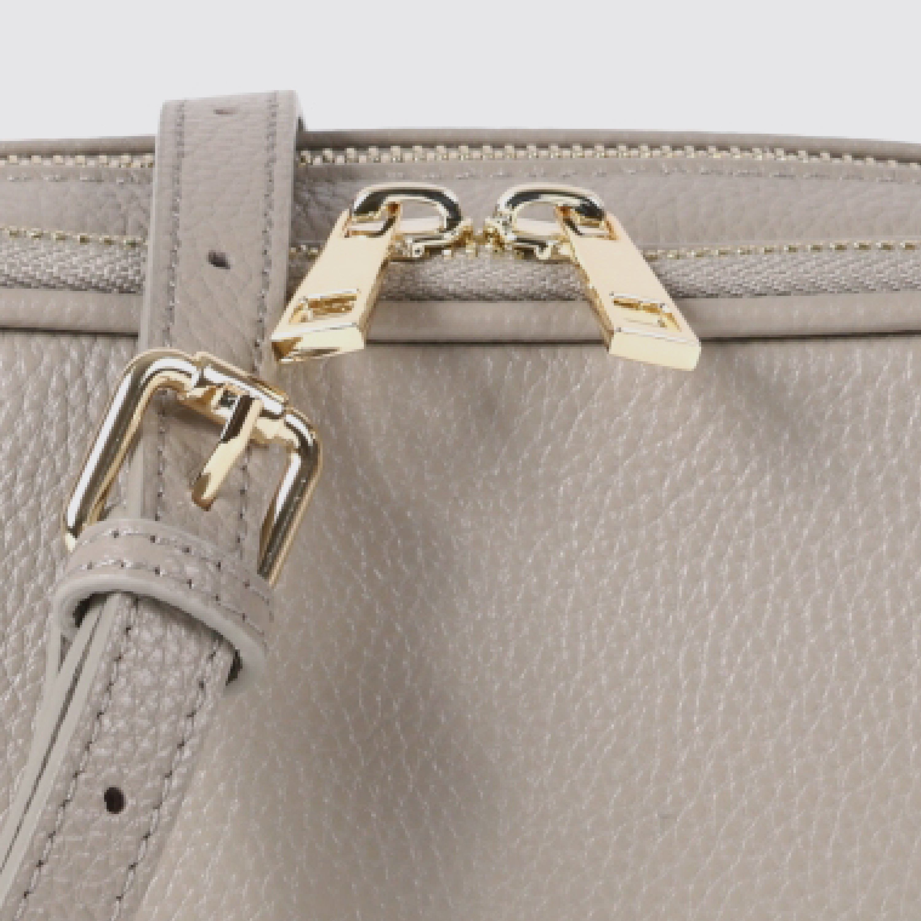 本革 お財布機能付きショルダーバッグ 　ショルダーベルト２本付き