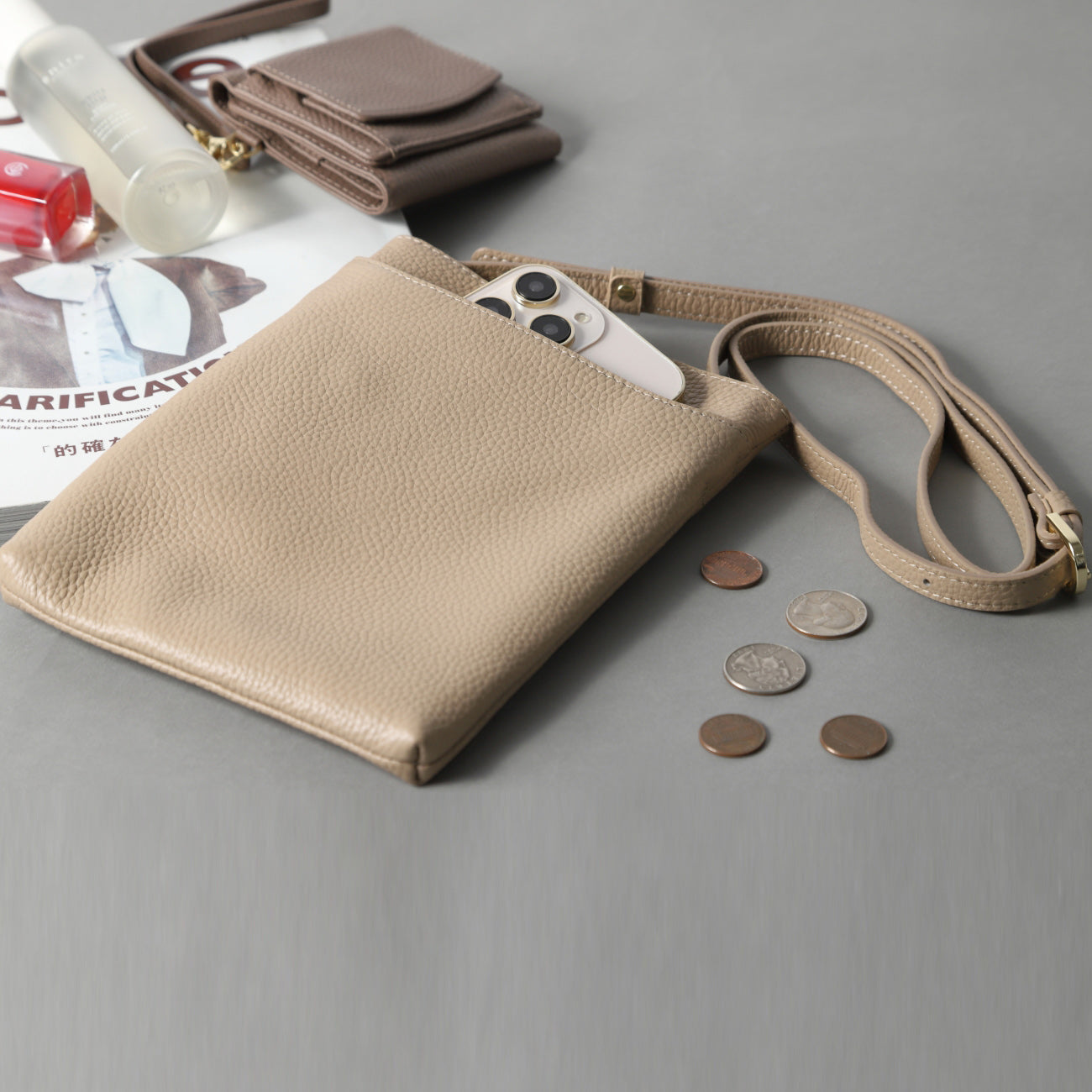 本革シンプルスマホポシェット