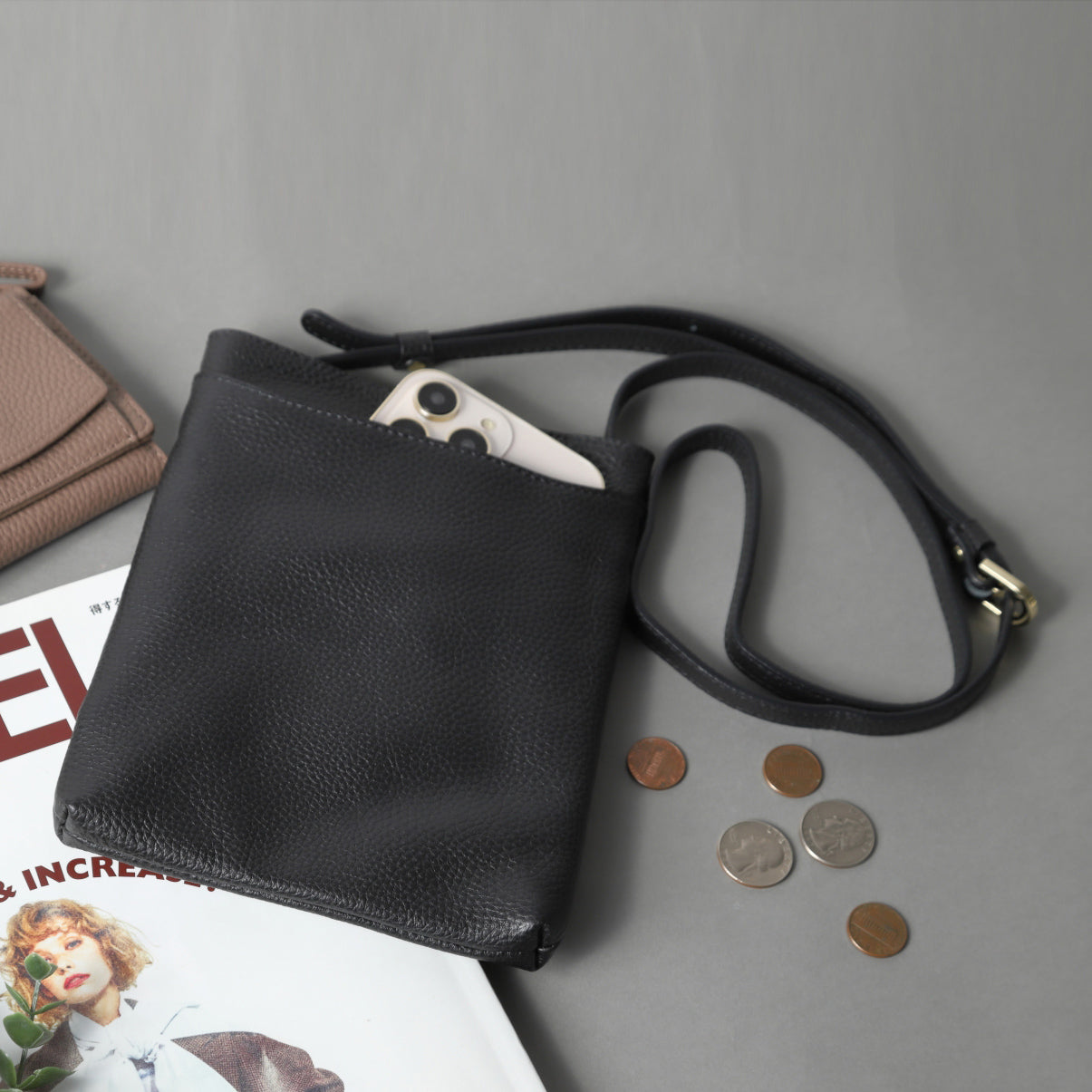 本革シンプルスマホポシェット