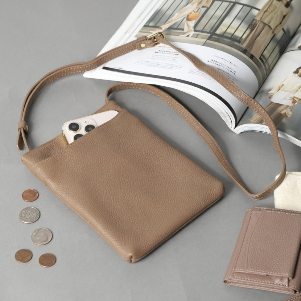 本革シンプルスマホポシェット