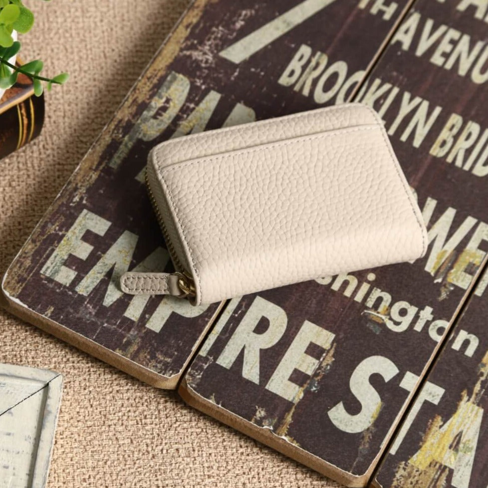 LASIEM(ラシエム) 「お札を折らずに収納できる」 ミニ財布 カードケース レディース 本革 スキミング防止 コインスルー 財布 (グレージュ)