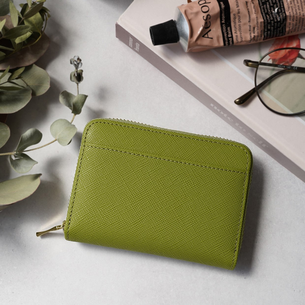 本革お札が折れないじゃばら式お花カラーのミニ財布