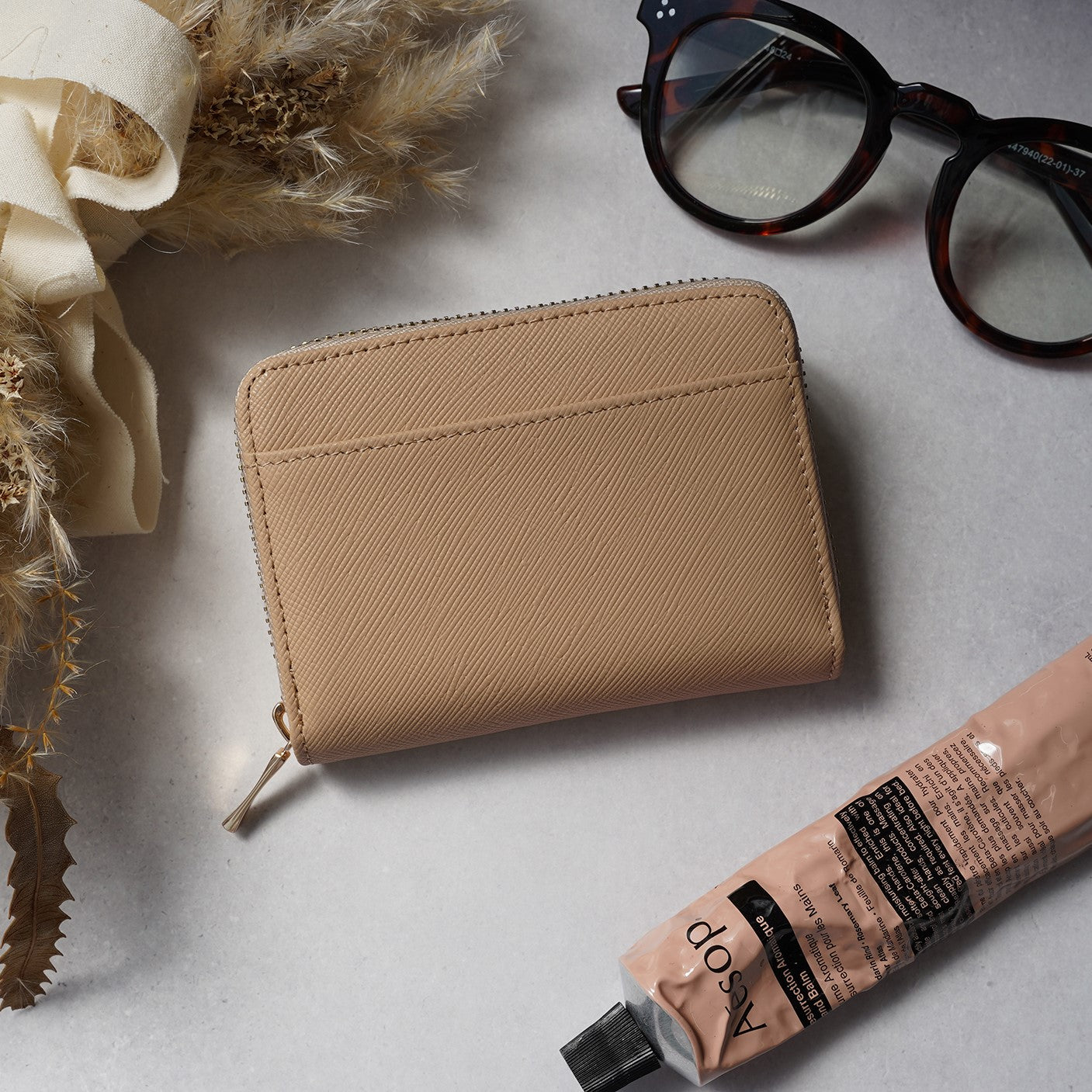 本革お札が折れないじゃばら式お花カラーのミニ財布