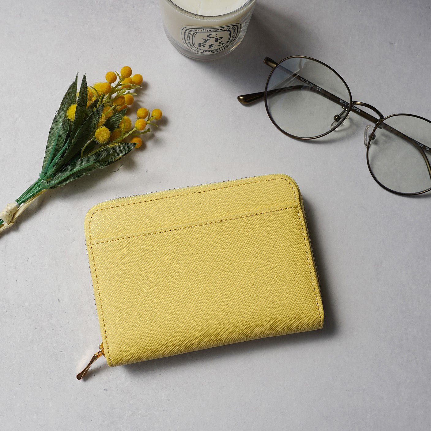 本革お札が折れないじゃばら式お花カラーのミニ財布