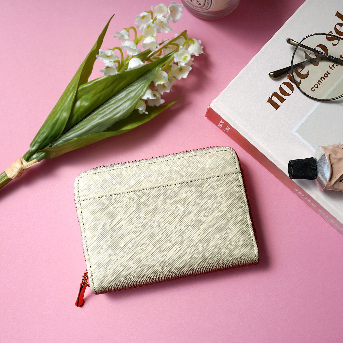 本革お札が折れないじゃばら式お花カラーのミニ財布